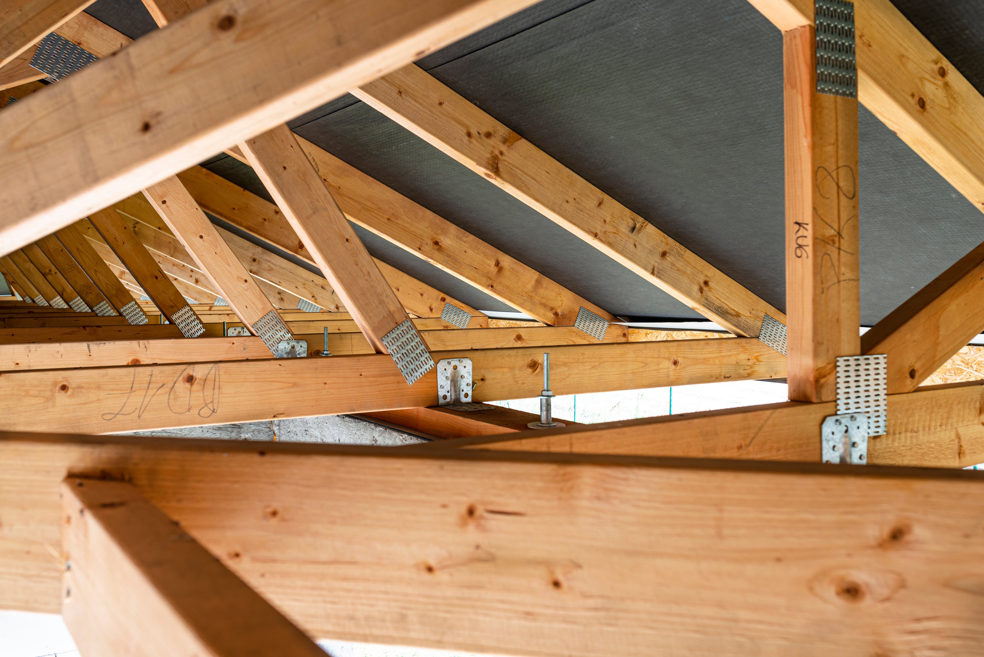 Roof truss bearing detail